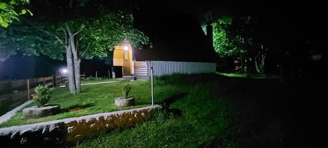 Vila Sarigora Žabljak Buitenkant foto